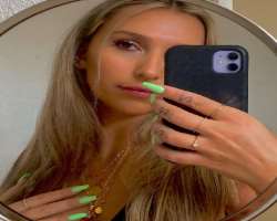 Miller is an admirer of nail art and is seen with stylish nails in most of her posts.